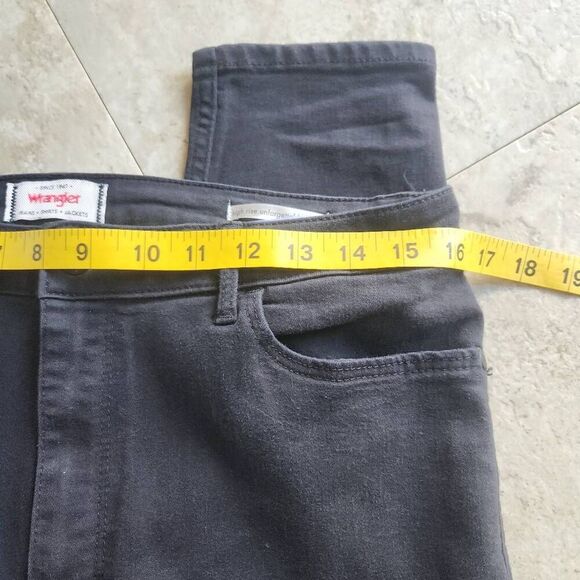 68  Wrangler black high rise skinny jeans - Picture 8 of 9
